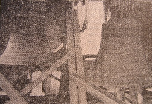 Brzeziny &ndash; dzwony kościelne z XVIII w. Fot. H.R.